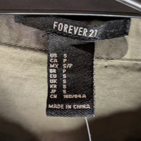 Forever 21 Camouflage Button-Up Shirt with Patches - Picture 5 of 7